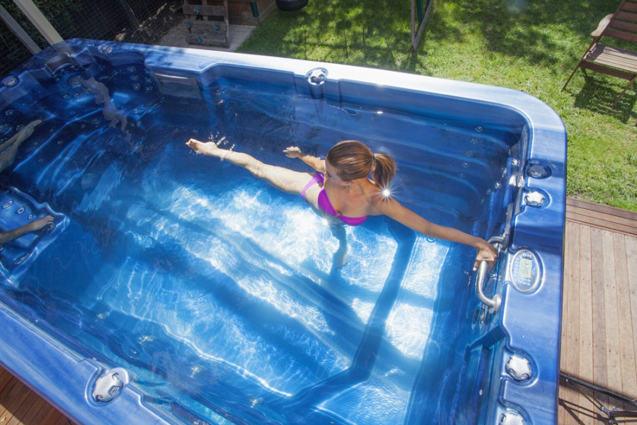 A New Trend in Swim Spa Pool Fitness : Core, Calves and Stretch